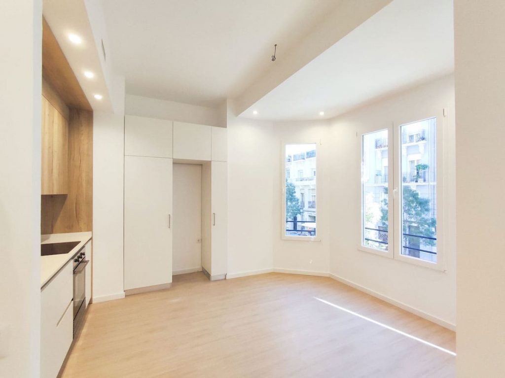 Comedor reformado en vivienda de calle Centelles Valencia