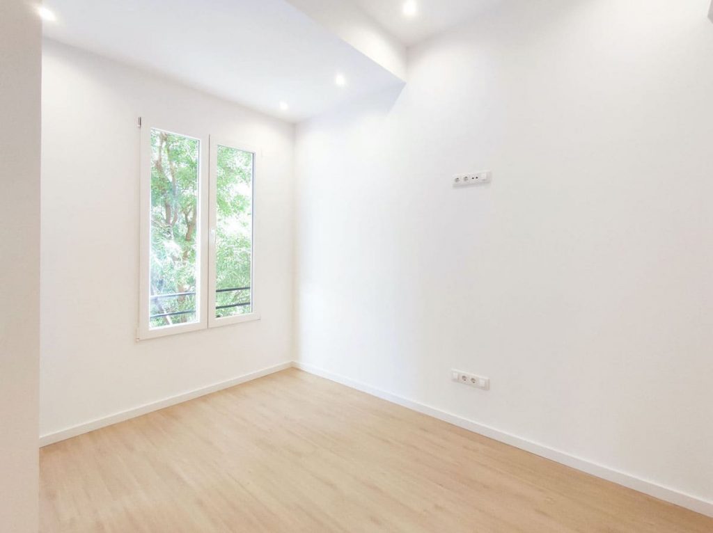 Salón reformado en vivienda de calle Centelles Valencia
