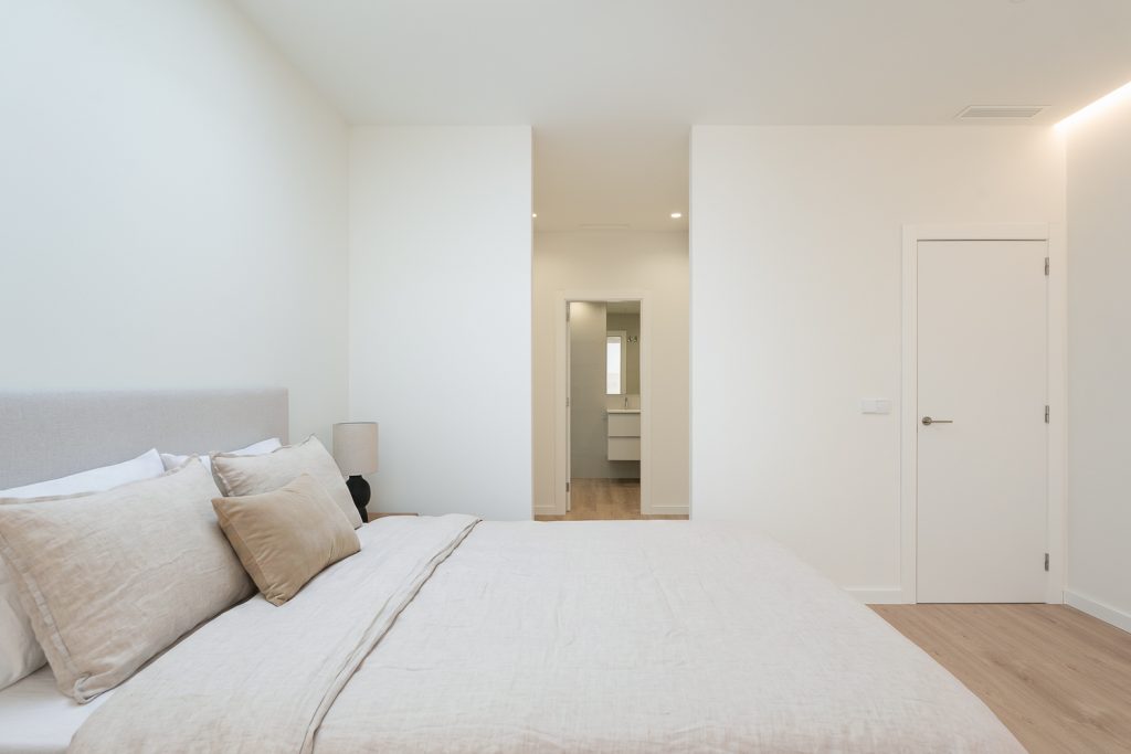 Dormitorio principal con ropero