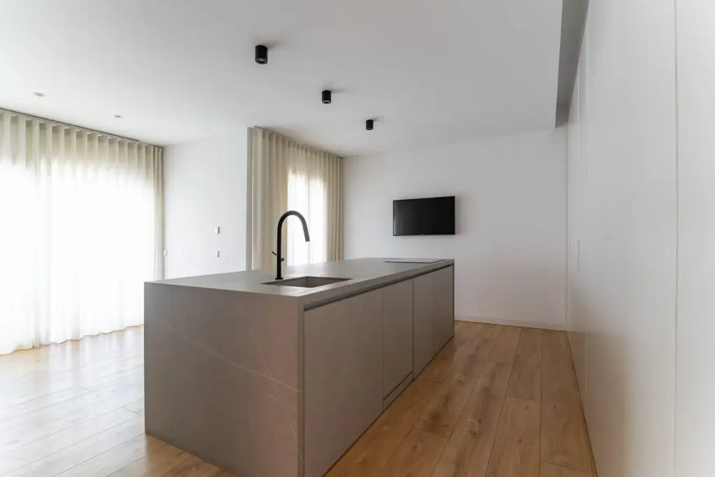 Cocina con isla en vivienda unifamiliar rehabilitada en Córdoba, Casa en Sansueña
