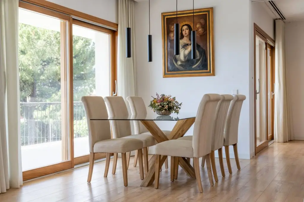 Carpintería de iroko en vivienda unifamiliar rehabilitada en Córdoba, Casa en Sansueña