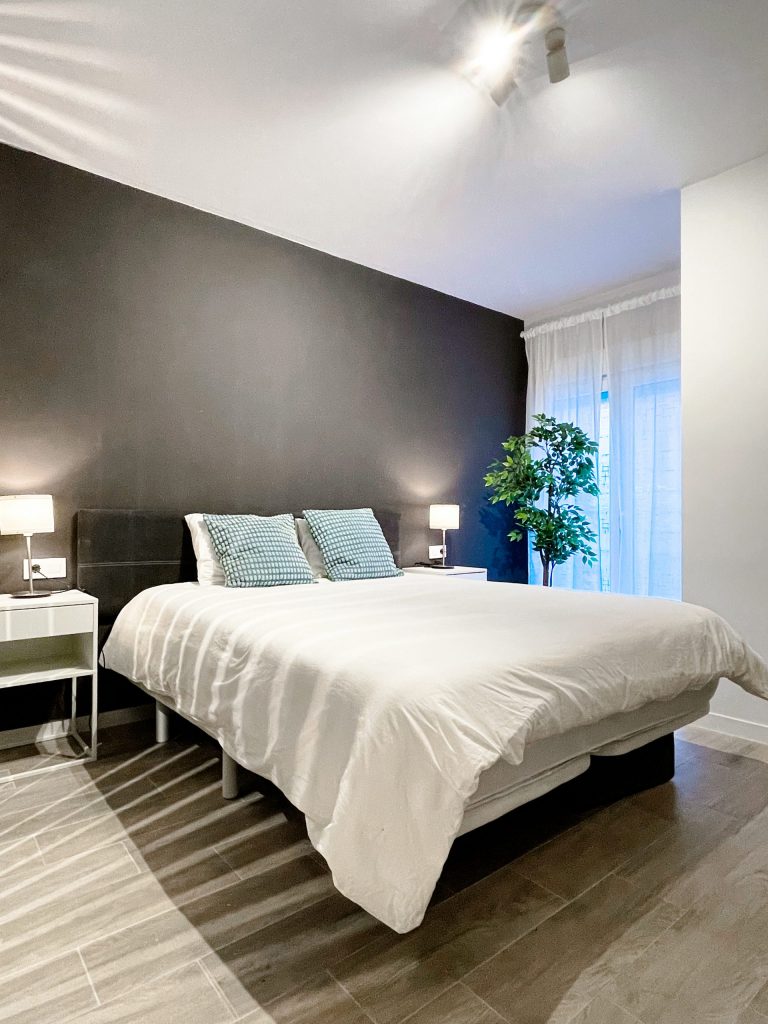Dormitorio suite en rehabilitación hotel en el Cabañal Valencia
