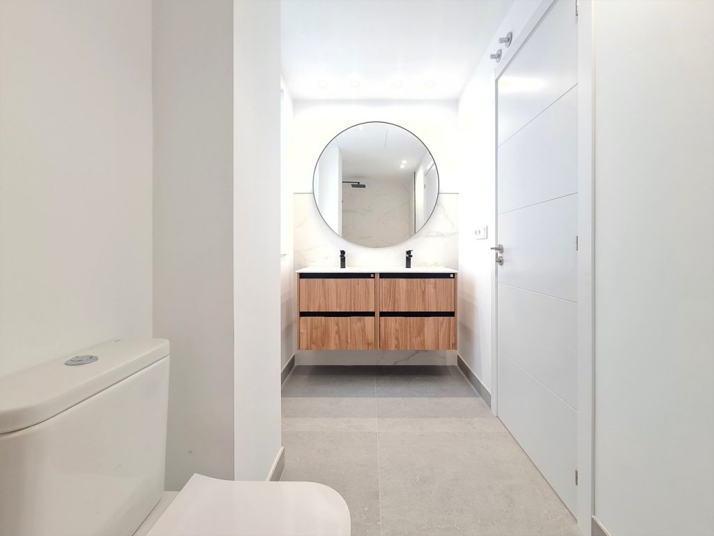 Baño reformado en apartamento Avenida del Cid Valencia