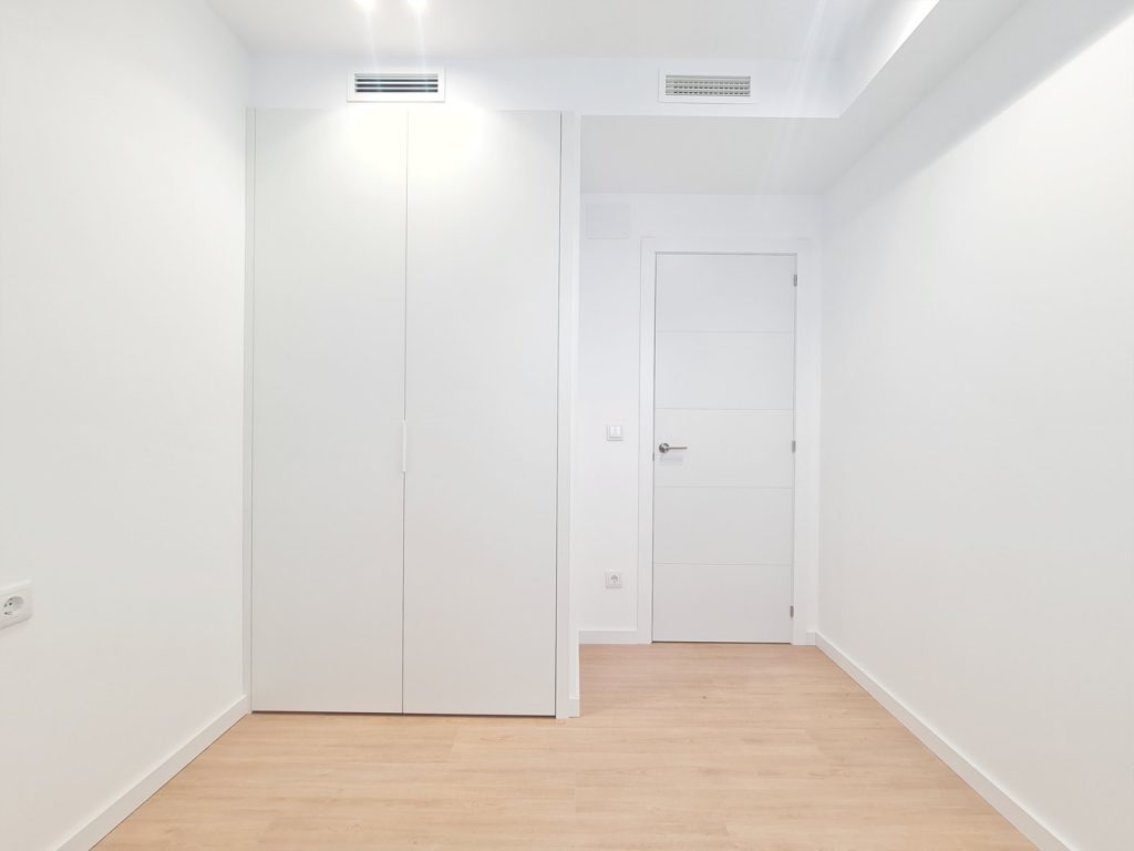 Dormitorio reformado en apartamento Avenida del Cid Valencia